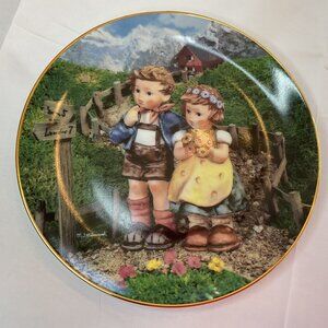 M.I. Hummel Country Crossroads Collector Plate Danbury Mint COA 8”  23k gold rim